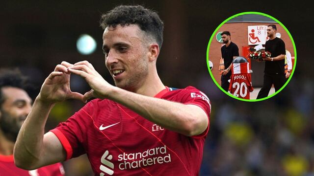 Bruno Fernandes encabeza delegación del Manchester United que acudió a honrar a Diogo Jota.