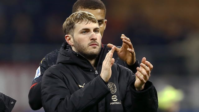 Santiago Giménez en el AC Milan vs Hellas Verona.