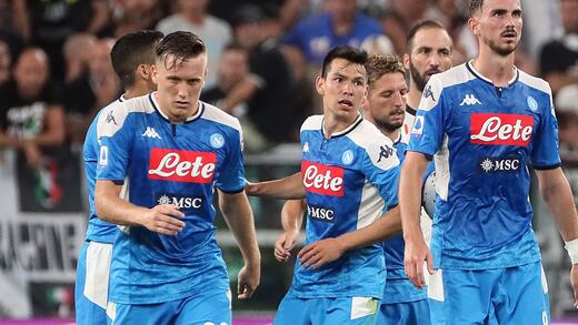 El Club Napoli rindió homenaje a Diego Maradona.