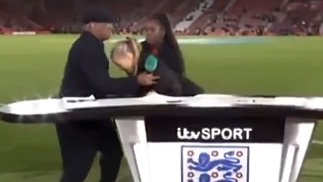 Reconocida periodista se desploma en plena transmisión; todo quedó en video