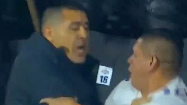 Boca es un circo: Hinchas perdieron la cabeza y Riquelme tuvo que meterse para evitar una tragedia