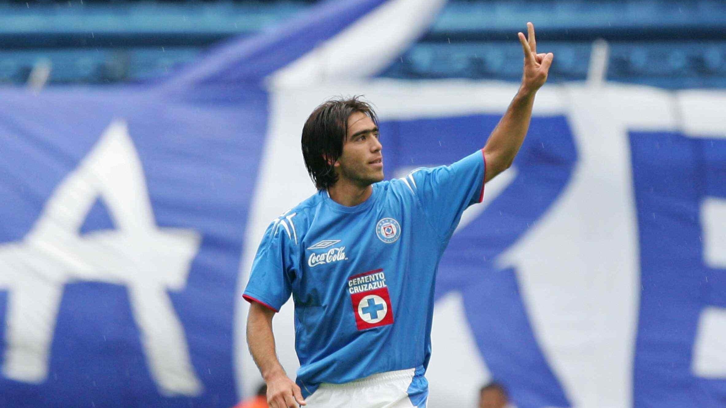 César "Chelito" Delgado en el Cruz Azul vs Necaxa del Clausura 2006.