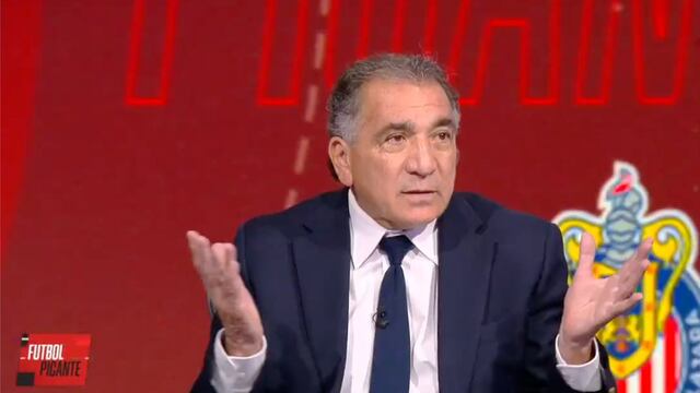 Mario Carrillo no se descarta para dirigir a Chivas el próximo torneo.