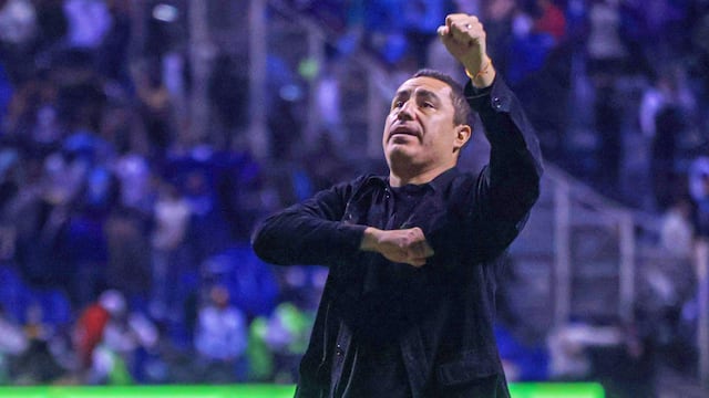 Efraín Juárez, DT de Pumas.