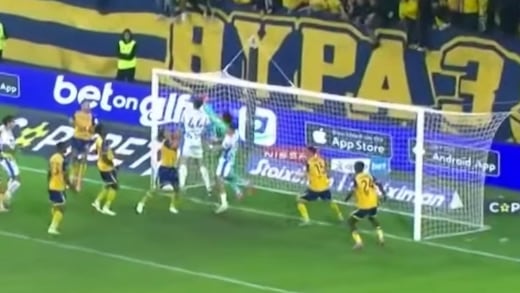 ¿Así quiere ir al Mundial? Memo Ochoa comete terrible error y se come gol olímpico en Chipre