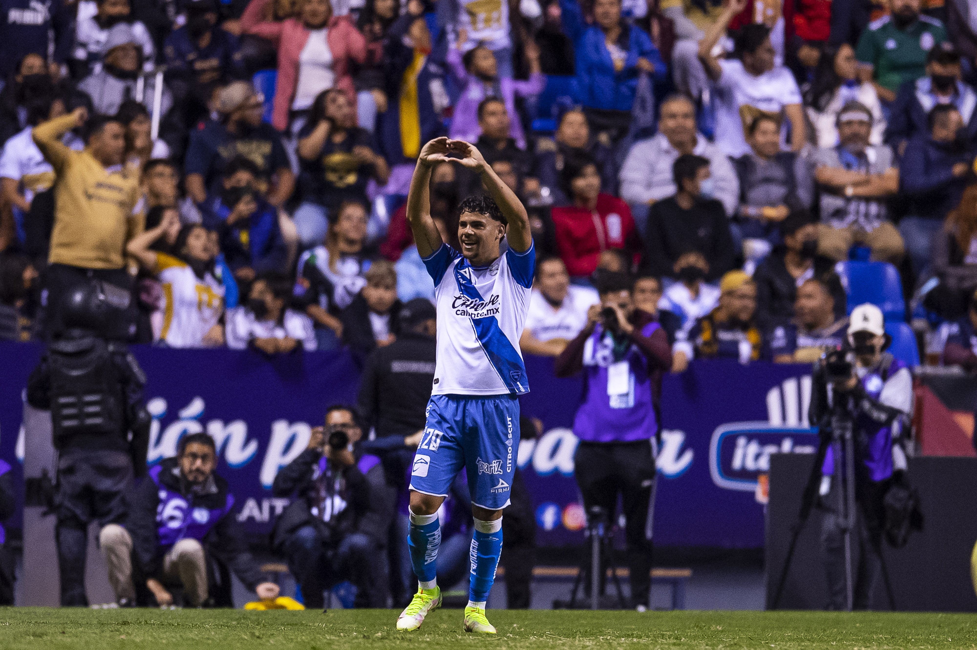 Maximiliano Araujo, en su paso por Club Puebla.
