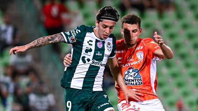 Jordan Carrillo y Oussama Idrissi en el Santos vs Pachuca.