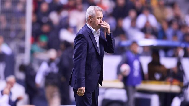 Javier Aguirre abandona práctica de Selección Mexicana y termina en el hospital