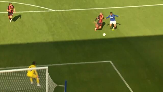 Jugada Julián Araujo.