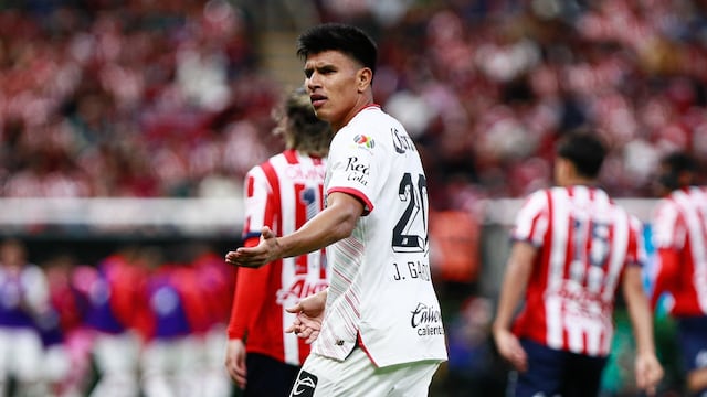 Jesús Gallardo en el Chivas vs Toluca.