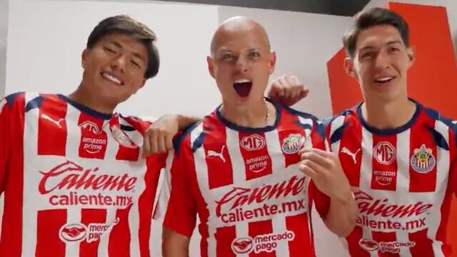 Chivas presentó su nueva camiseta y las críticas no se hicieron esperar por la cantidad de publicidad