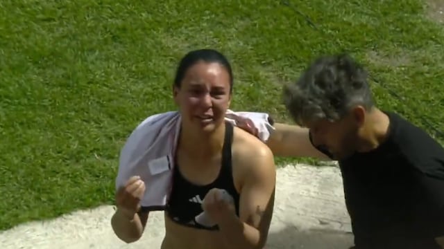 Portera del Puebla rompe en llanto por goleada del Cruz Azul