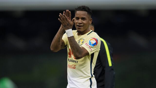 ¿Recuerdan a Micky Arroyo? Sigue jugando a sus 38 años y acaba de hacer un gol de crack