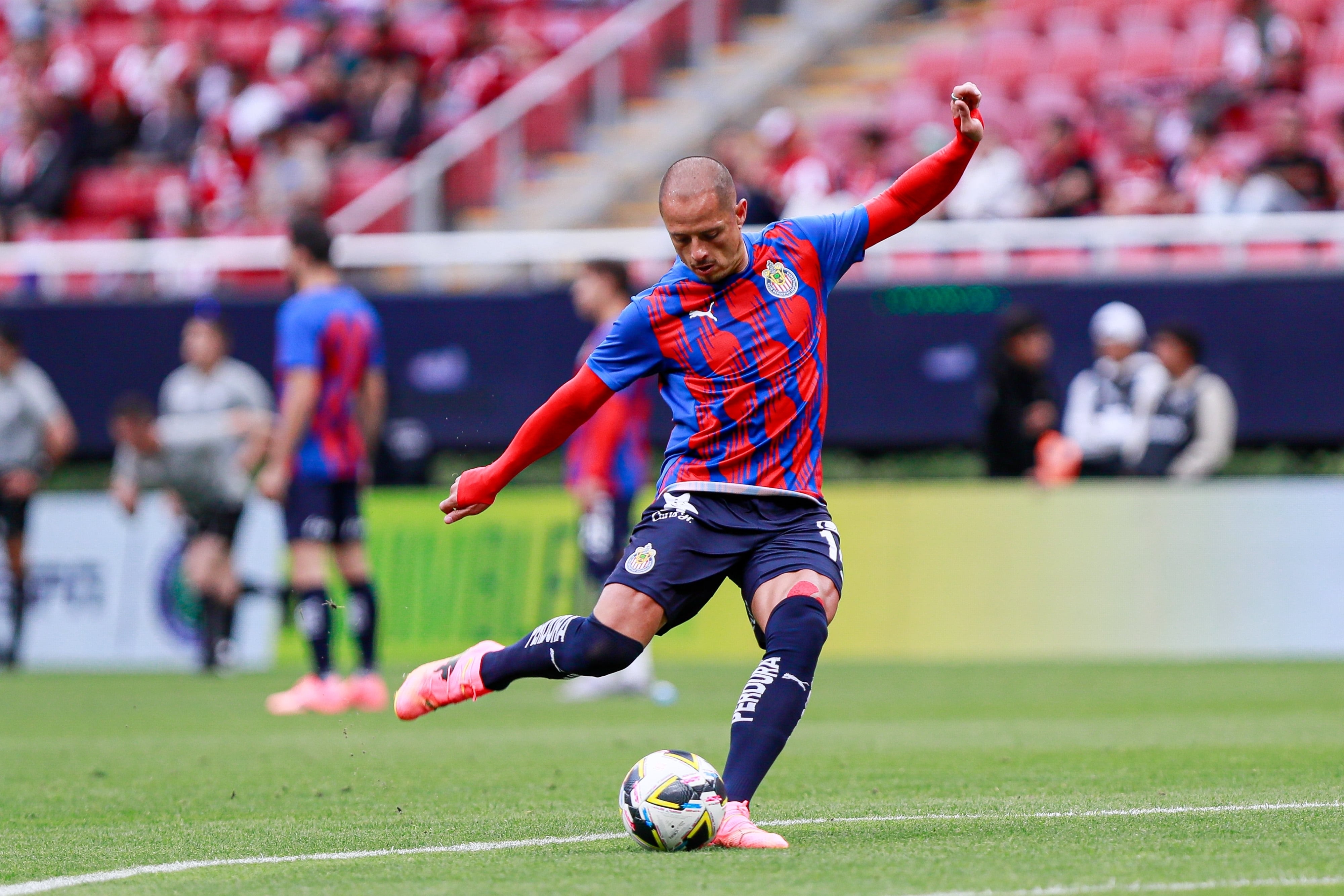 Chicharito Hernández con Chivas.