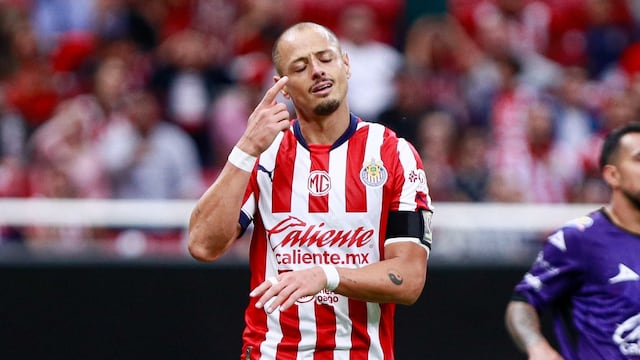 Chicharito Hernández con Chivas.