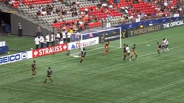 Atajada de Julio González en la Leagues Cup