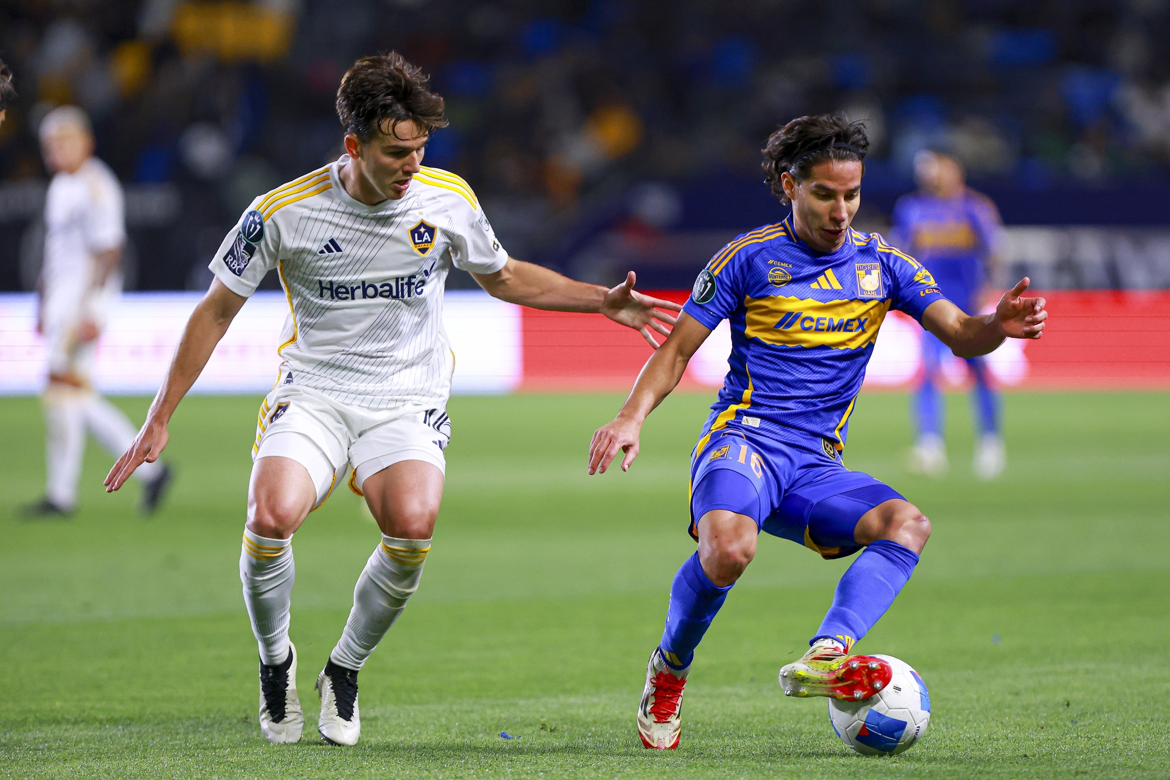 LA Galaxy vs Tigres.