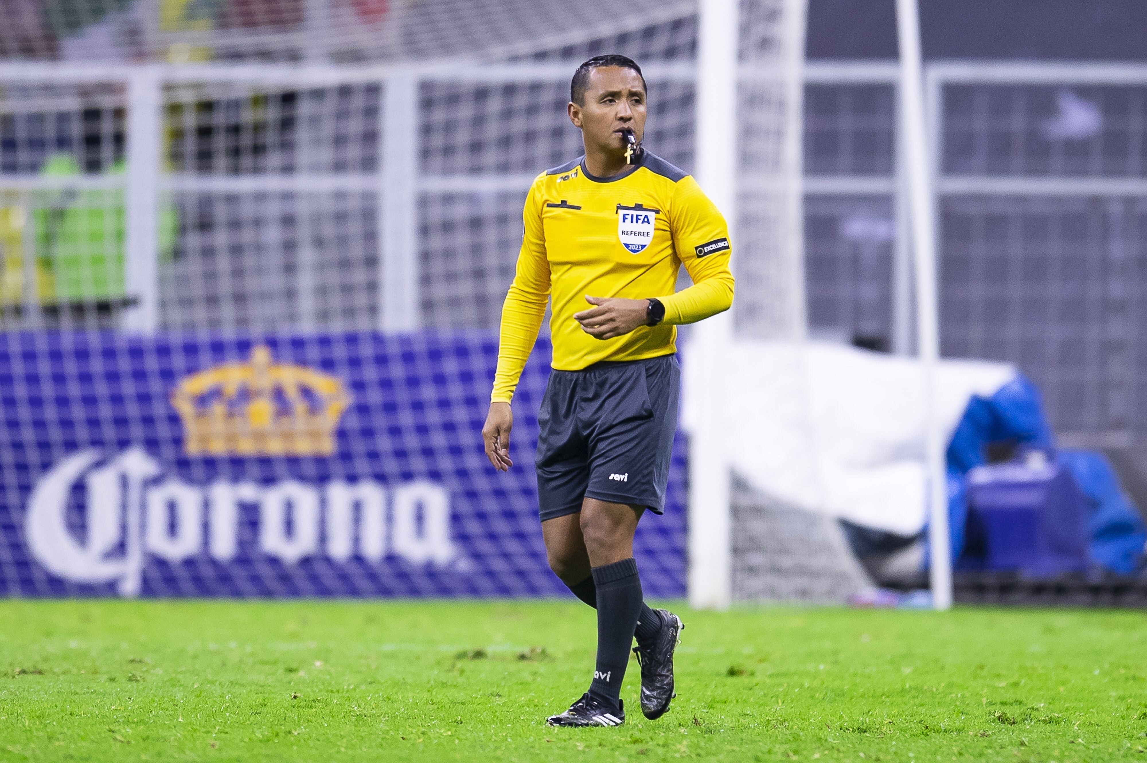 Iván Barton, árbitro originario de El Salvador