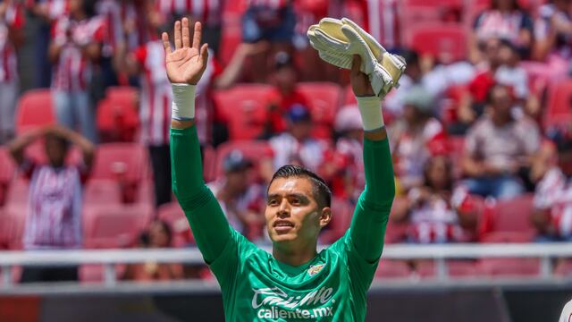 El portero de Chivas, Tala Rangel, despertó el interés de equipos europeos