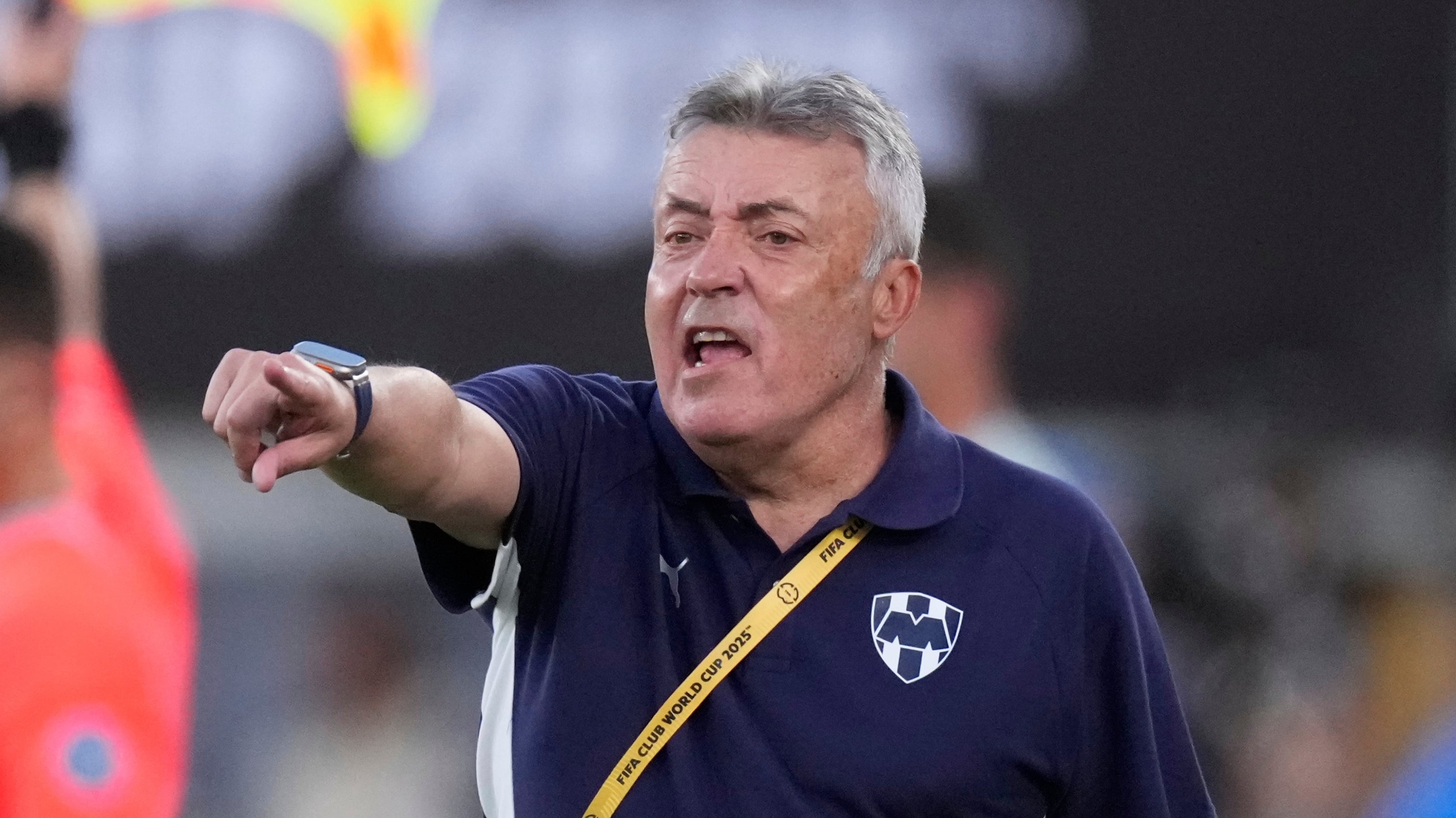 Domènec Torrent con Rayados