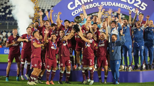 Con sabor a México; cinco exjugadores de la Liga MX se consagran con el Lanús en la Copa Sudamericana 2025.