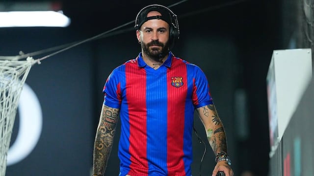 Revientan a Marc Crosas por asumirse como leyenda mexicana del Barcelona