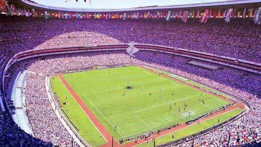 Como se hizo con los equipos de Madrid, se deberían vender las butacas del Estadio Azteca