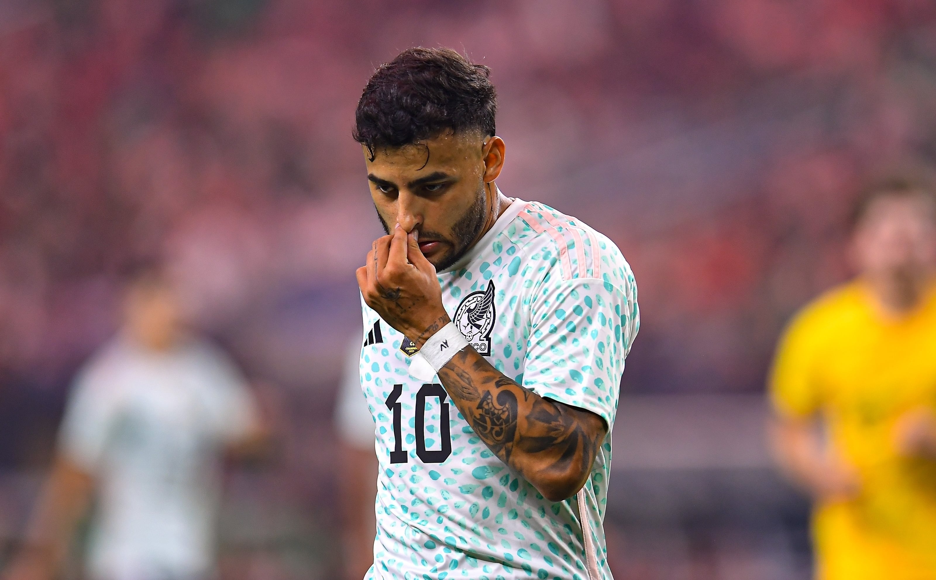 Alexis Vega con Selección Mexicana