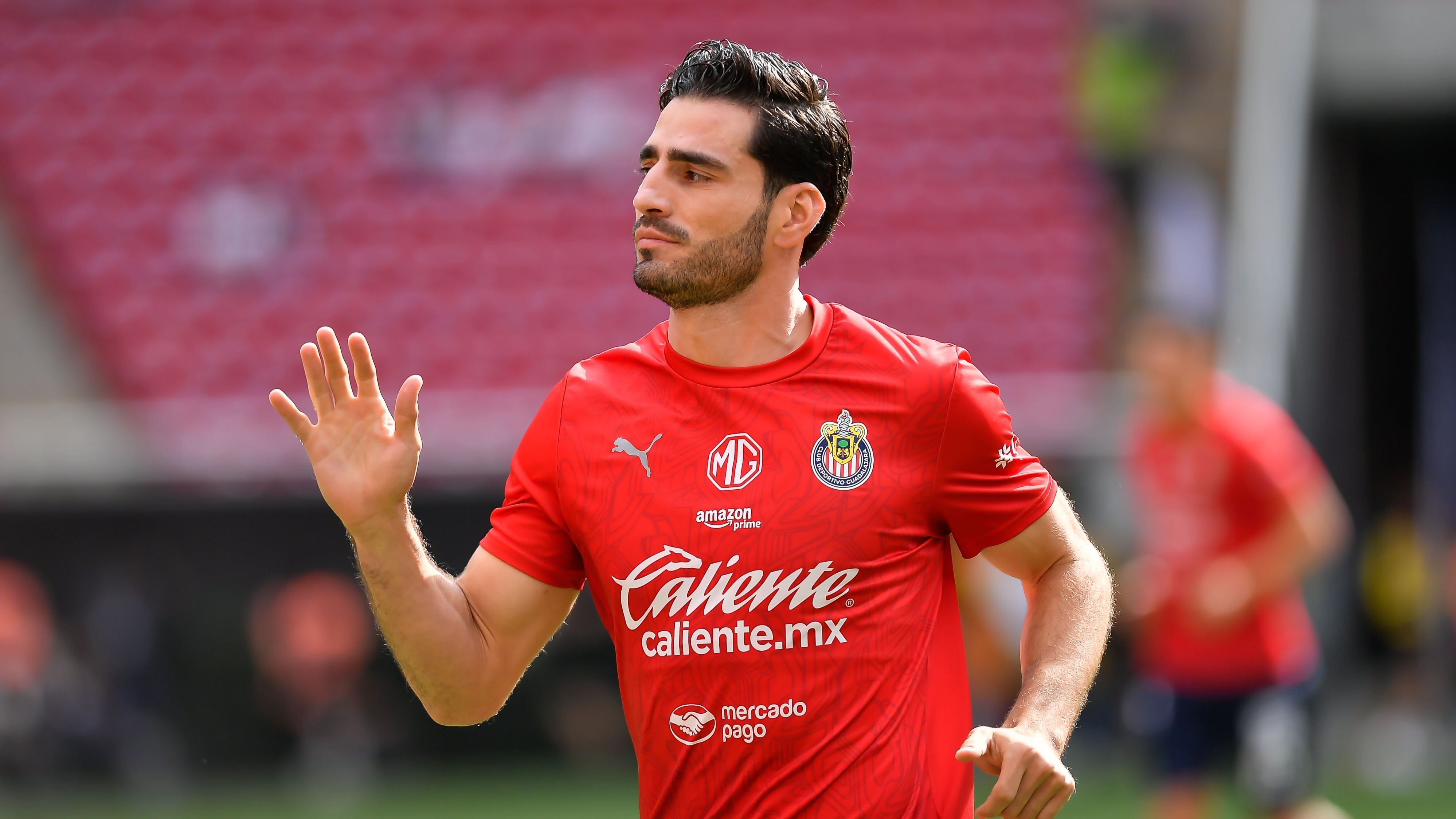 Pollo Briseño con Chivas.