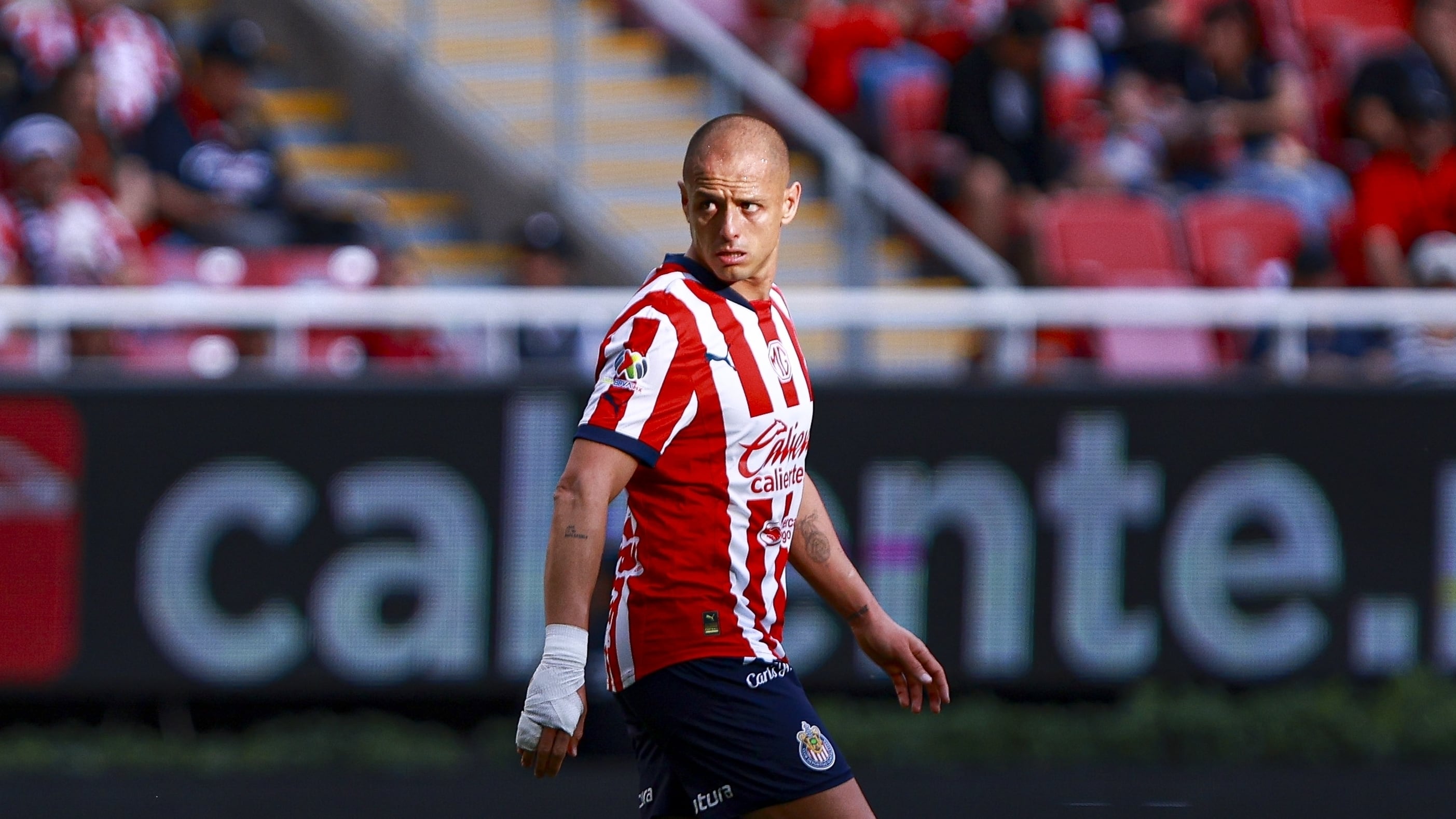 Chicharito Hernández con Chivas.