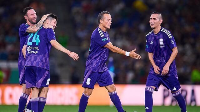 Luis 'Matador' Hernández se burla de André Pierre Gignac