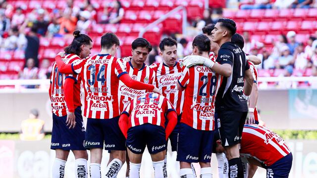 Directiva de Chivas ya tiene a dos candidatos para ser el nuevo DT del equipo