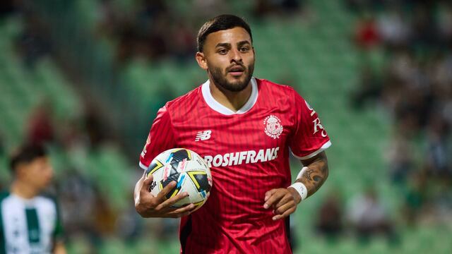 Alexis Vega con Deportivo Toluca.