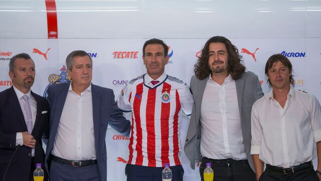 “Qué sinvergüenzas”: David Faitelson explota contra los directivos que sacaron a Matías Almeyda de Chivas.
