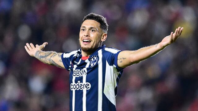 Lucas Ocampos con Rayados de Monterrey.