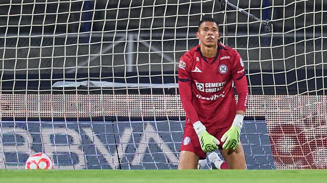 Kevin Mier tuvo un nuevo error que le costó un gol a Cruz Azul ante Querétaro