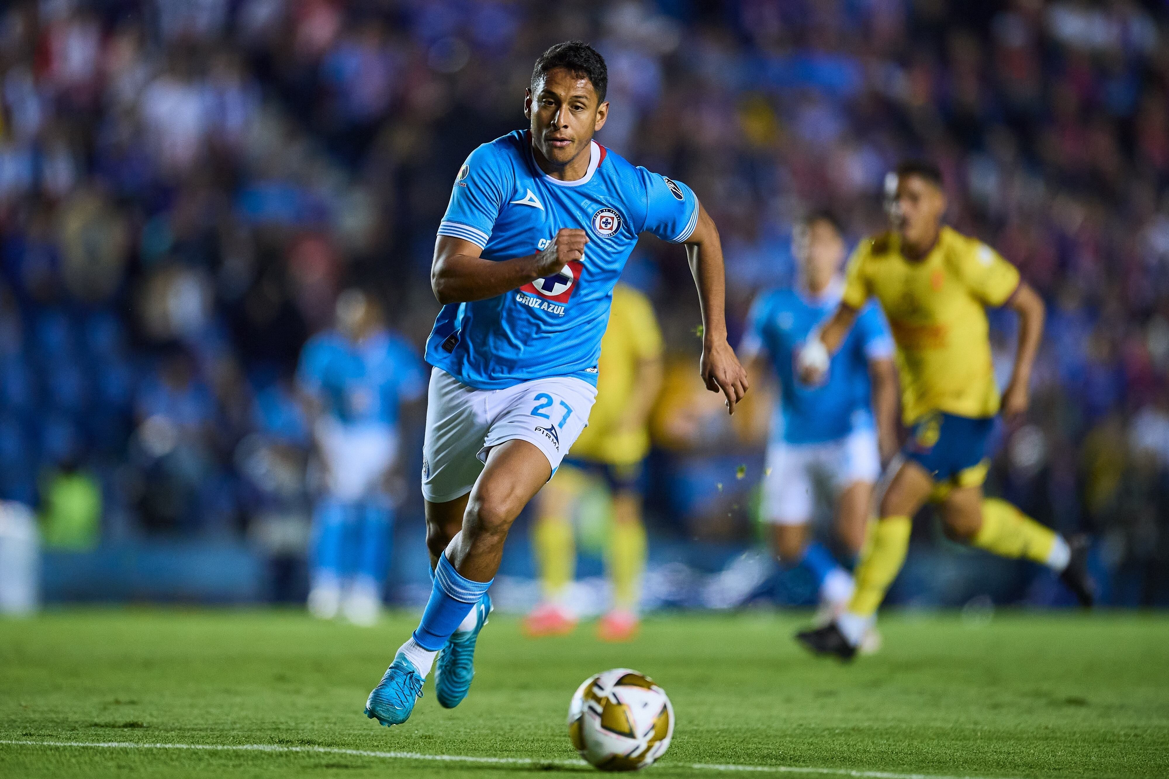 Luis Romo, jugador de Cruz Azul.