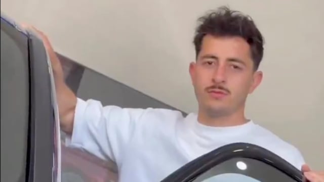 Revientan a Alan Mozo por presumir su nuevo coche de lujo