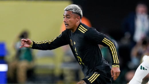 Julián Araujo podría regresar a la Liga MX; Rayados y Cruz Azul buscan ficharlo