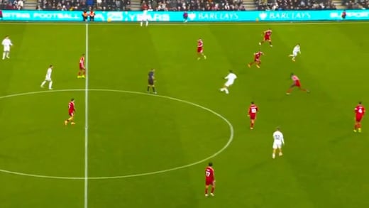 La brutal asistencia de Raúl Jiménez en el Fulham vs Liverpool de la Premier League