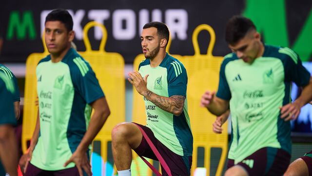 Luis Chávez, en una concentración con la Selección Mexicana.