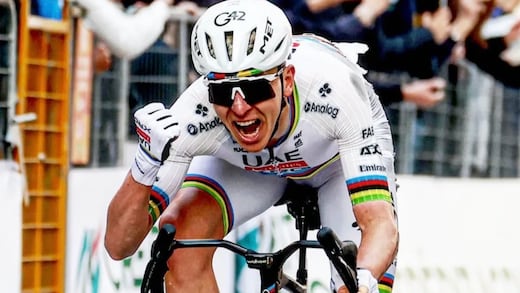 Pogacar conquista la eternidad en la “Classicissima”