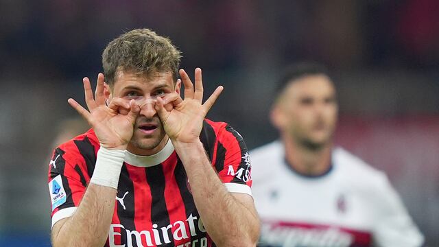 Santiago Giménez anotó un doblete en la victoria del AC Milan vs Bolonia.