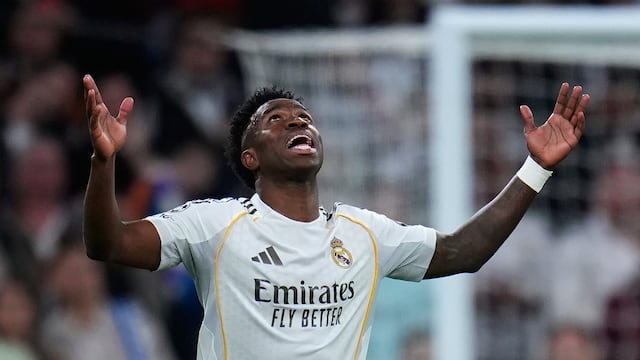 Real Madrid expulsó a aficionado merengue que hizo saludo nazi en el duelo vs Benfica