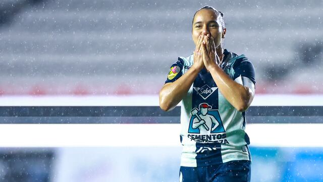 Juega en Pachuca y es mexicana: Charlyn Corral se mantiene como máxima goleadora del mundo
