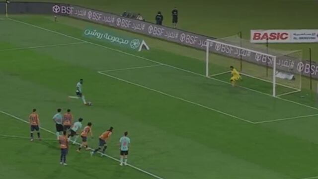 El brutal gol a lo panenka de Julián Quiñones que lo acerca a Cristiano Ronaldo