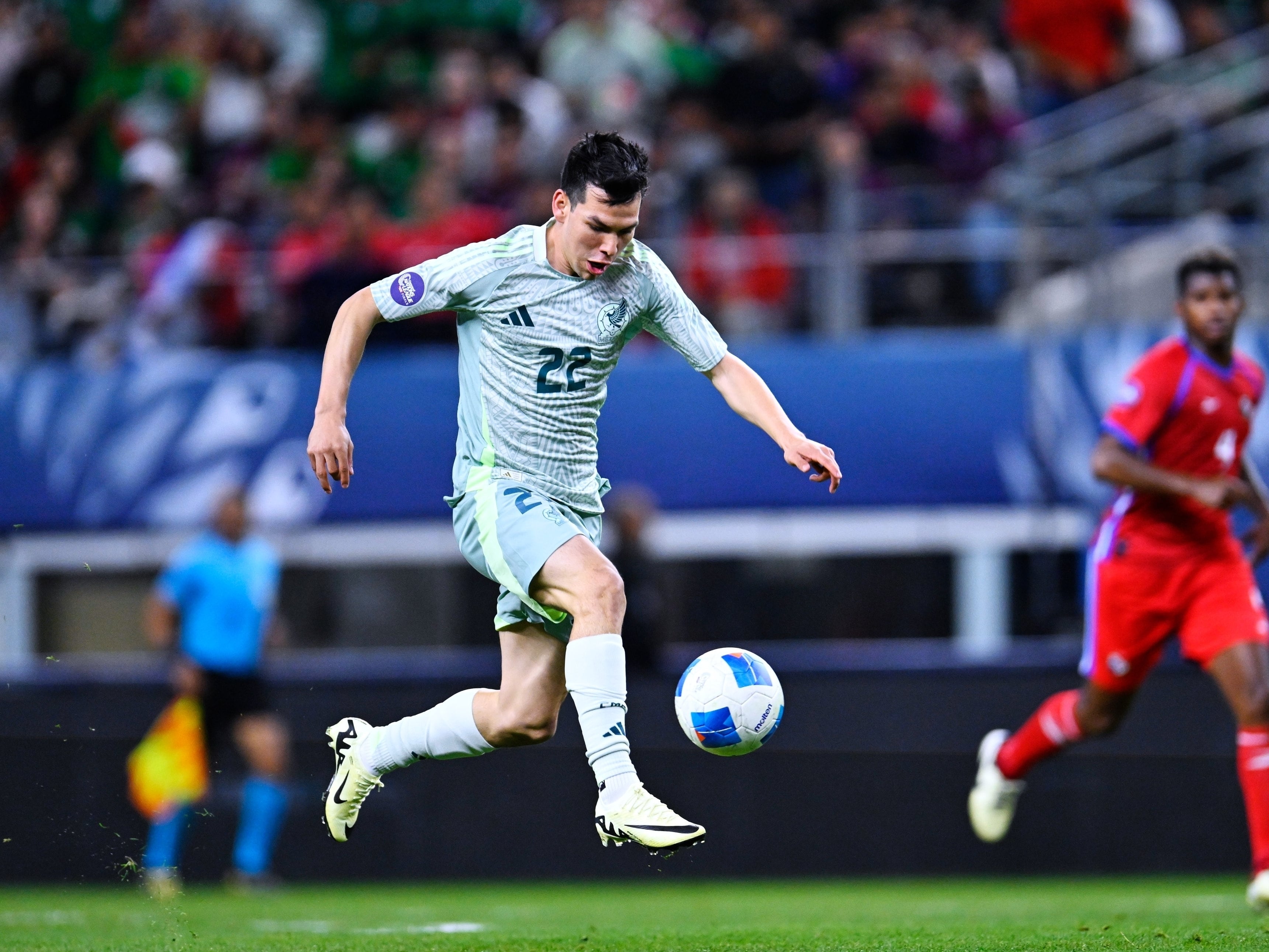 Chucky Lozano con la Selección Mexicana.