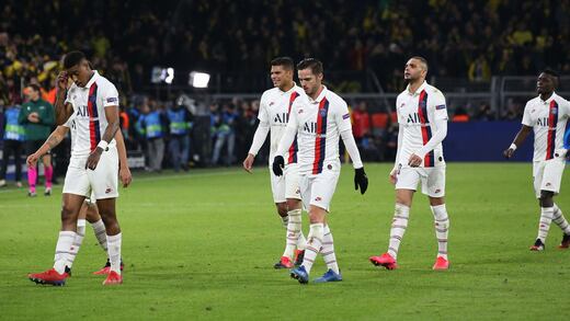 Paris Saint Germain rindieron homenaje al astro argentino, Diego Armando Maradona