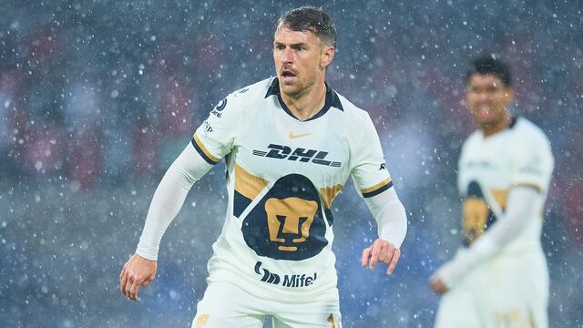 Efraín Juárez revela que Aaron Ramsey lloró tras anotar con Pumas