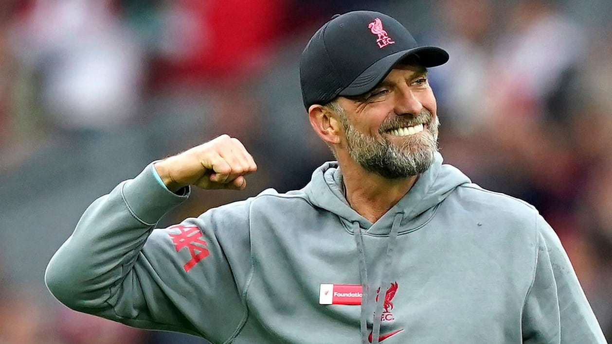 Él es Jürgen Klopp, entrenador alemán que anunció su retiro del futbol